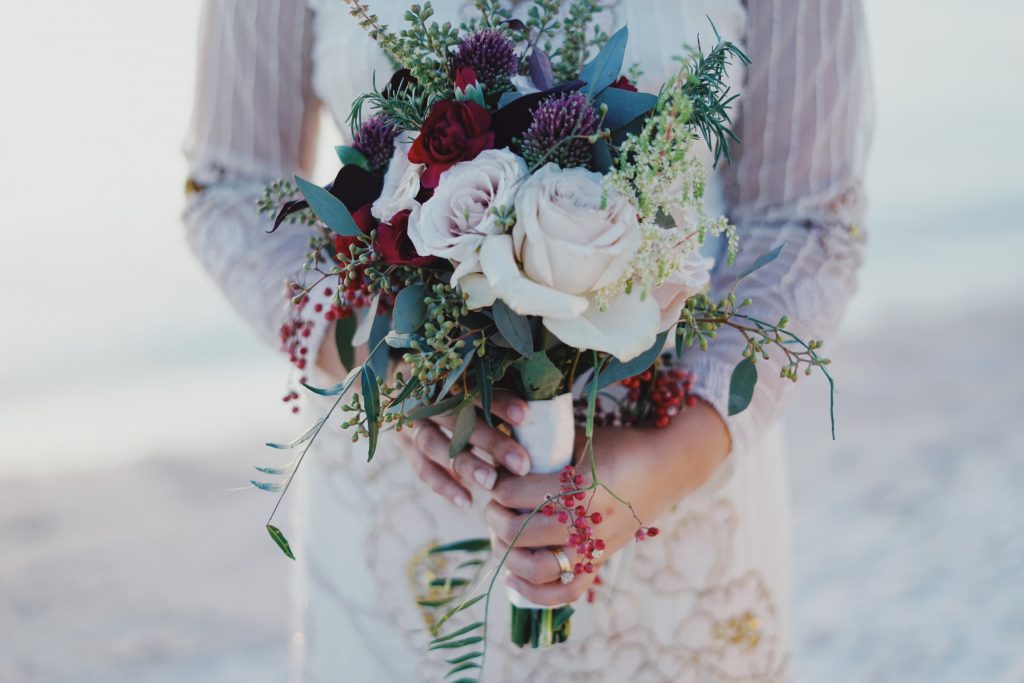 Should-Have Flowers for Your Winter Marriage ceremony ceremony